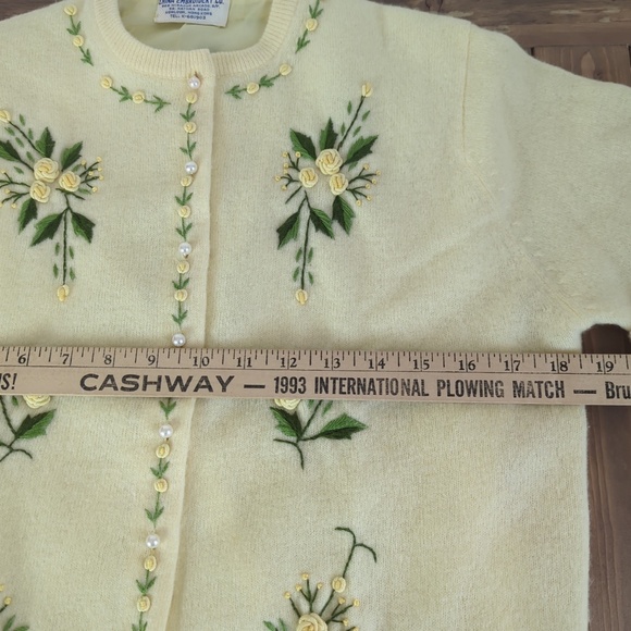 Vintage Yellow Flower Embroidered Sweater - Picture 8 of 12
